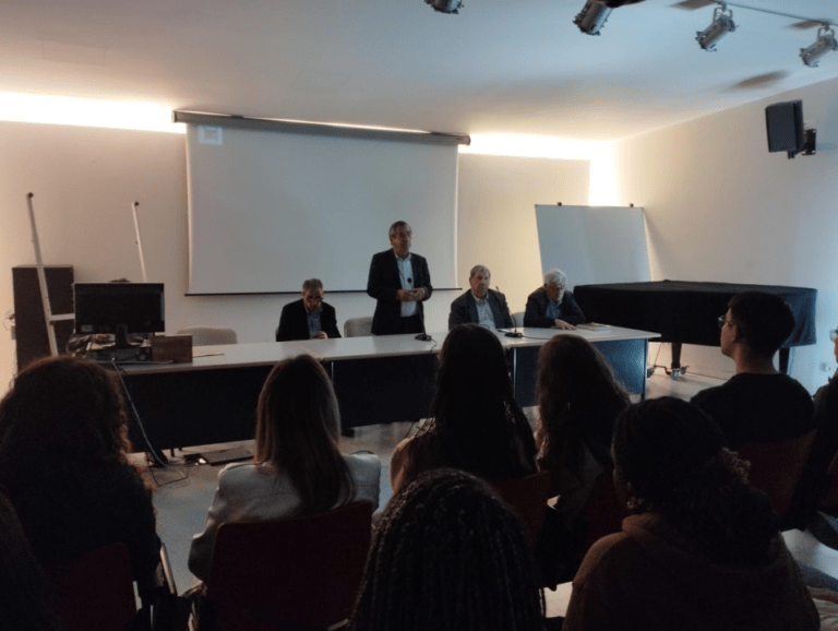 Palestra “Vozes da Memória”: Combatentes da Guerra do Ultramar na Escola Secundária de Marco de Canaveses